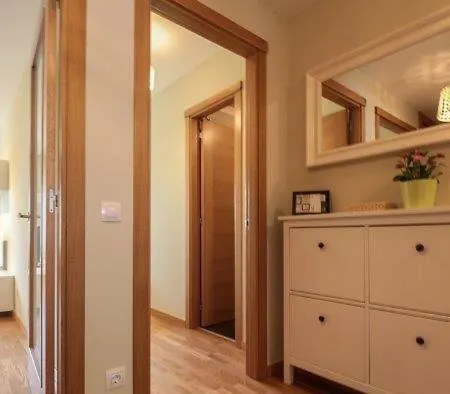 Covelo Apartment